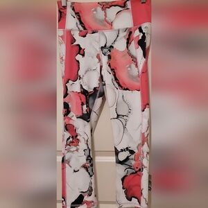 Under Armour HeatGear Pink Grey White Printed Crop Leggings